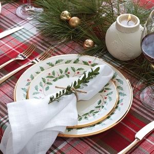 D8-Lenox Porcelain Holiday (Dimensions) Dinner Plate Gold Trim-ONE PLATE